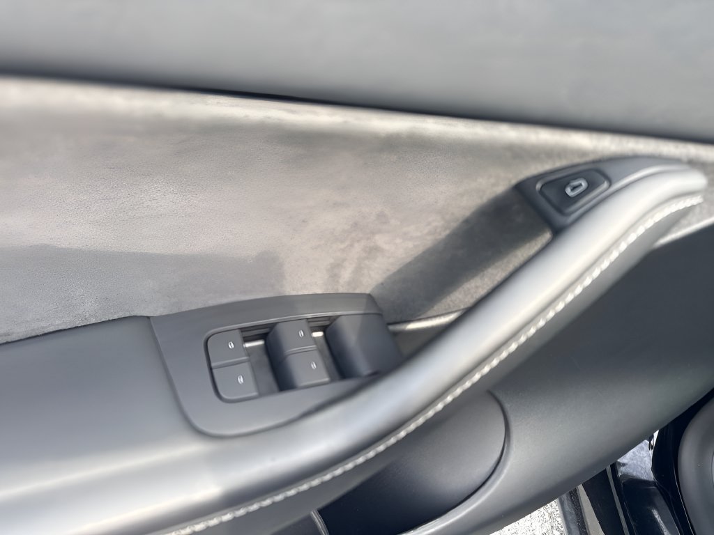 Used 2022 Tesla Model Y Performance AWD/4WD image 22