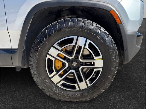 Used 2022 Rivian R1T Adventure image 13