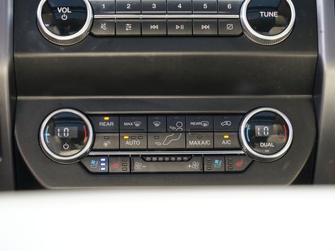 Used 2021 Ford Expedition Platinum image 27