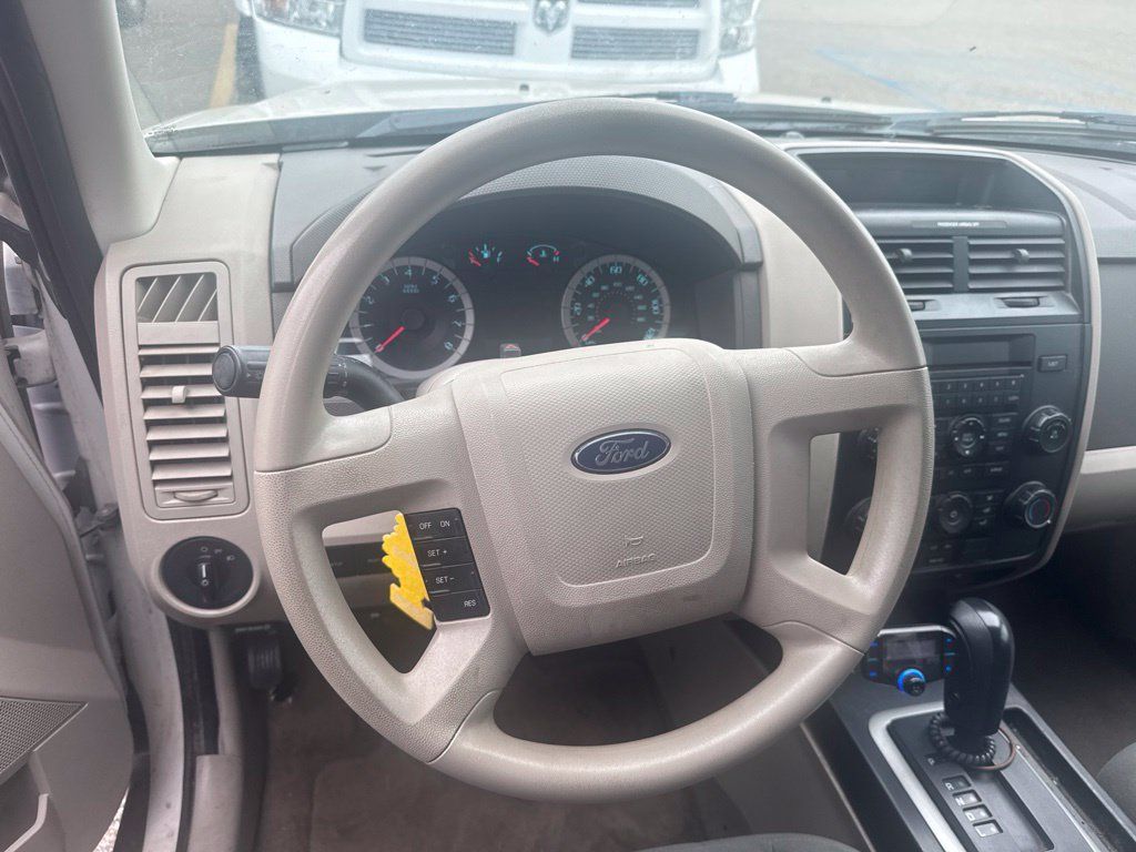 Used 2011 Ford Escape XLS w/ 101A Rapid Spec Order Code FWD image 8