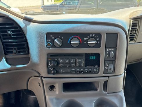 Used 1998 Chevrolet Astro AWD image 11