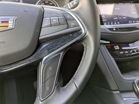 Used 2025 Cadillac XT5 Premium Luxury image 29