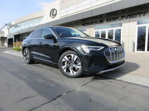 Used 2022 Audi e-tron Premium Plus AWD/4WD image 15
