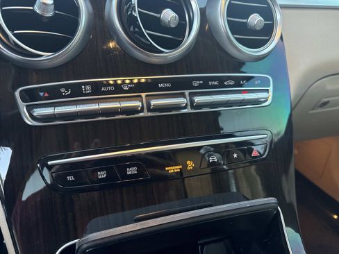 Certified 2022 Mercedes-Benz GLC 300 image 21