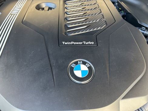 Used 2022 BMW 540i xDrive w/ M Sport Package image 13