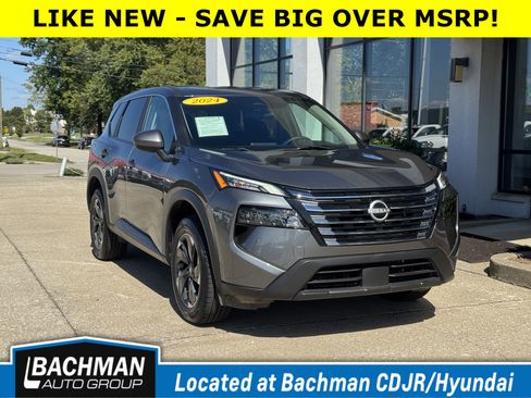Used 2024 Nissan Rogue SV image 1