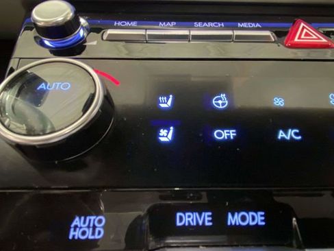 Used 2024 Hyundai Santa Fe Calligraphy image 22