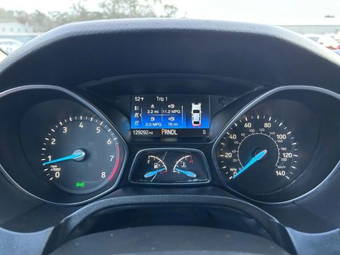 Used 2018 Ford Focus SE w/ Cold Weather Package image 18