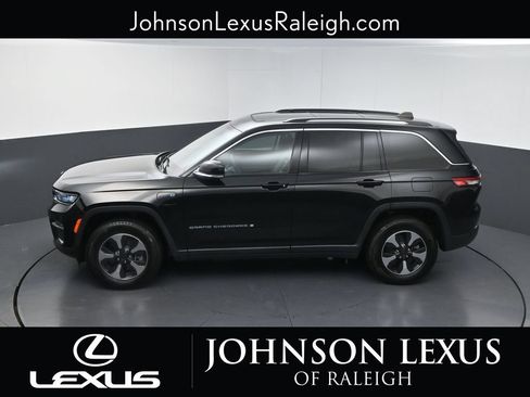 Used 2023 Jeep Grand Cherokee 4WD 4xe image 31