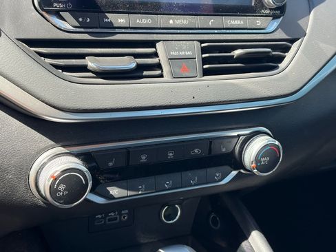 Certified 2022 Nissan Altima 2.5 SV w/ SV Premium Package image 21