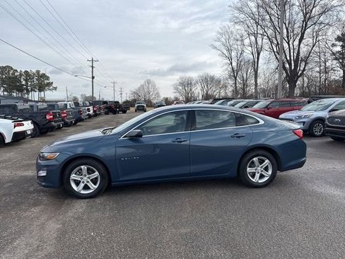 Used 2024 Chevrolet Malibu LT image 2