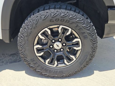 Certified 2022 Chevrolet Silverado 1500 ZR2 AWD/4WD image 31