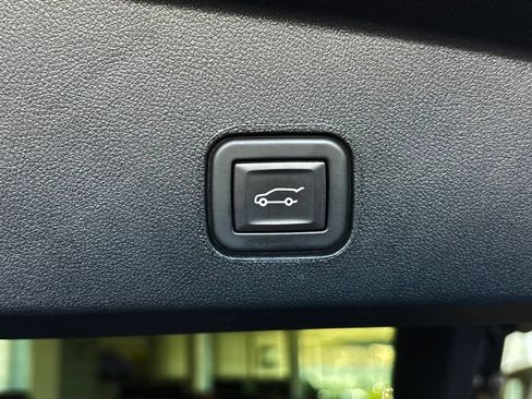 Used 2024 Cadillac Lyriq Tech RWD image 45