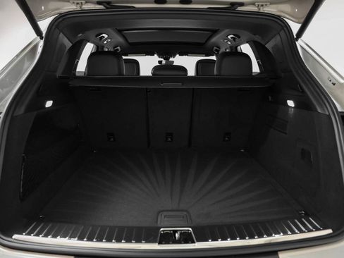 New 2025 Porsche Cayenne image 17