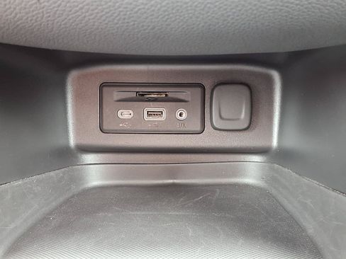 Used 2023 Chevrolet Equinox RS w/ RS Leather Package AWD/4WD image 10