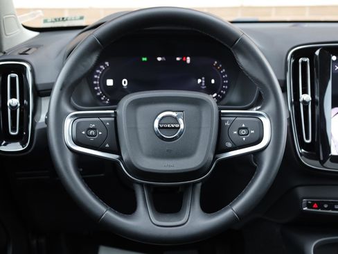 Used 2025 Volvo XC40 B5 Plus AWD/4WD image 35
