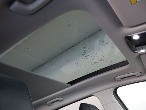 Used 2023 Kia Sportage EX w/ EX Premium Package image 3