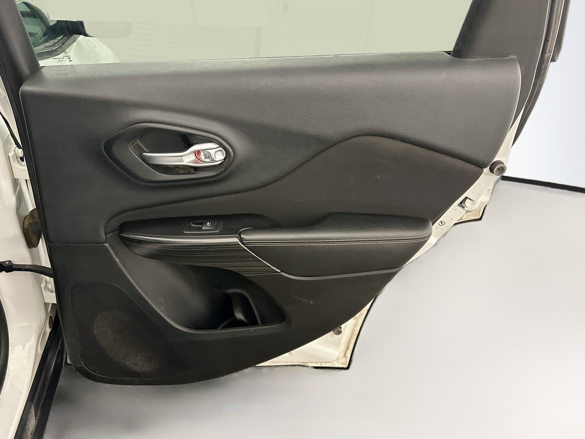 Used 2014 Jeep Cherokee Sport AWD/4WD image 29