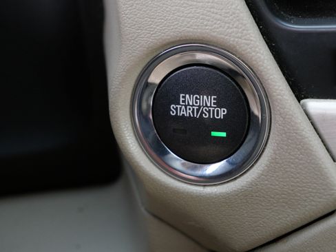 Used 2015 GMC Yukon Denali w/ Premium Package AWD/4WD image 31