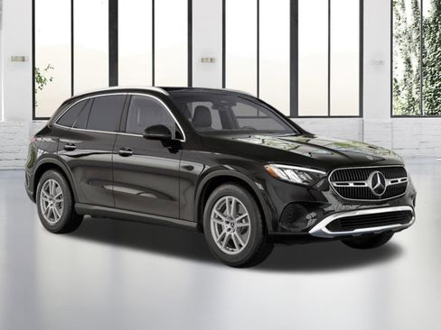 Certified 2025 Mercedes-Benz GLC 300 4MATIC image 11