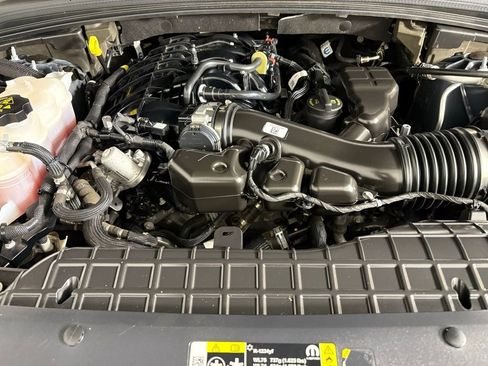 Used 2023 Jeep Grand Cherokee L Laredo AWD/4WD image 39