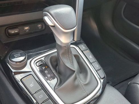 Used 2024 Kia Seltos EX AWD/4WD image 16