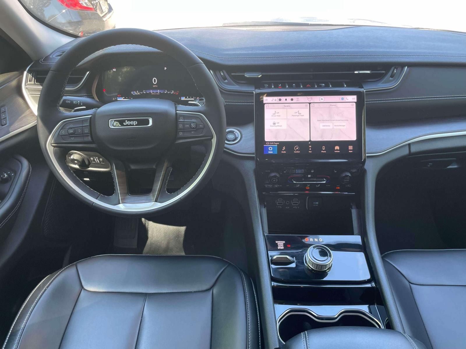 Used 2023 Jeep Grand Cherokee Limited AWD/4WD image 13