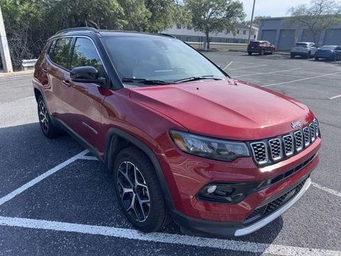Used 2025 Jeep Compass Limited AWD/4WD image 3