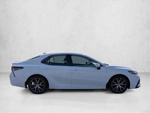 Certified 2022 Toyota Camry SE w/ Cold Weather Package image 4