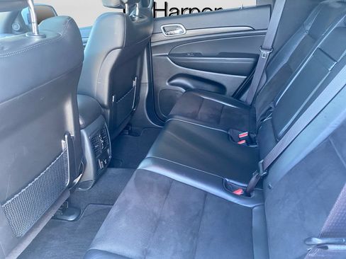 Used 2022 Jeep Grand Cherokee Laredo X AWD/4WD image 34