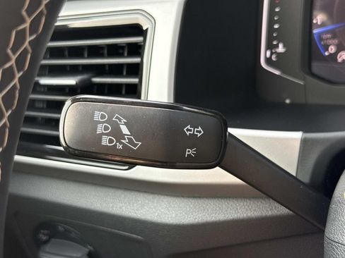 Used 2023 Volkswagen Atlas Cross Sport SE AWD/4WD image 11