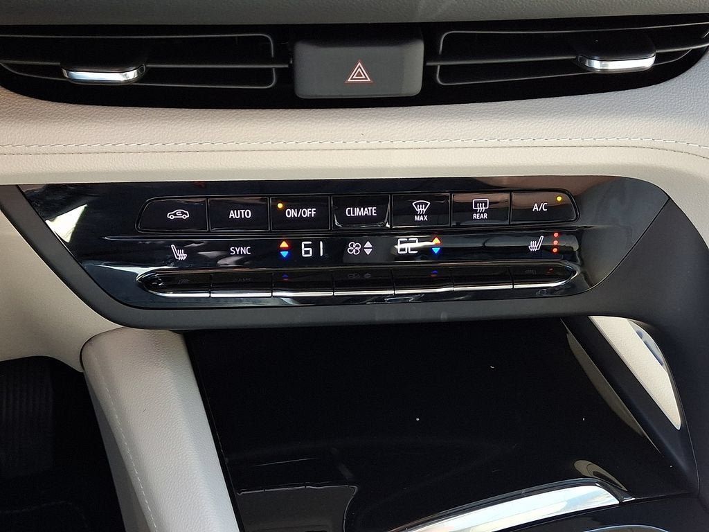 Certified 2023 Buick Envision Preferred AWD/4WD image 17
