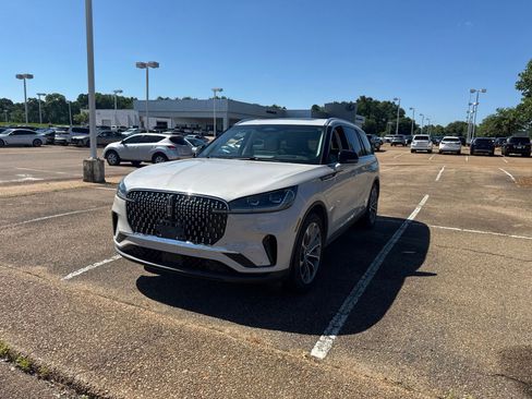 Used 2025 Lincoln Aviator Reserve w/ Luxury Package RWD image 1