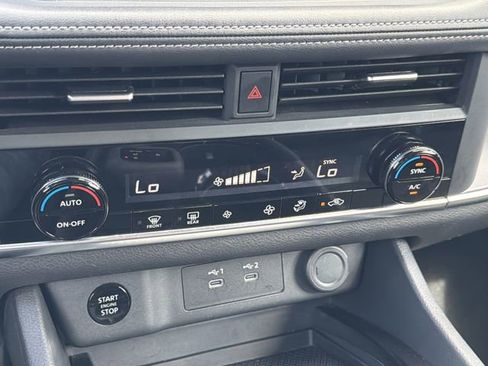 Certified 2025 Nissan Rogue SV image 7