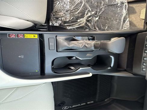 New 2025 Lexus ES 350 Ultra Luxury image 26