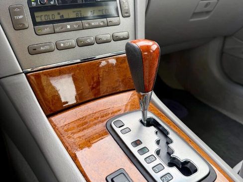 Used 2005 Lexus ES 330 image 16