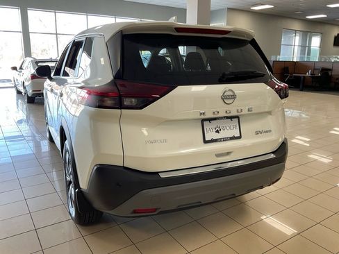 Used 2023 Nissan Rogue SV image 6