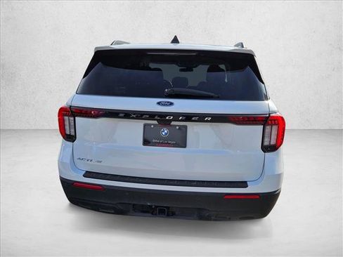 Used 2025 Ford Explorer Active image 7