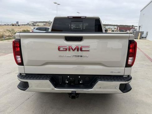 New 2026 GMC Sierra 1500 SLE w/ Preferred Package image 7