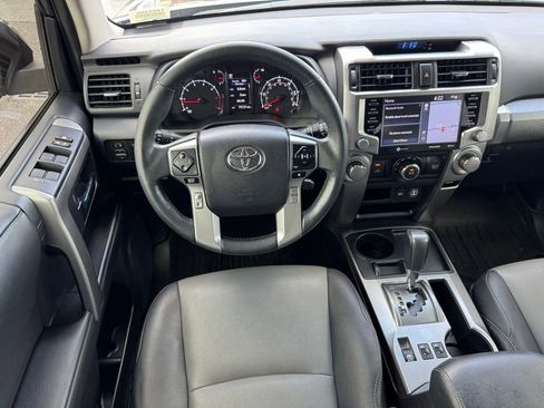 Used 2022 Toyota 4Runner SR5 Premium w/ Moonroof Package RWD image 23