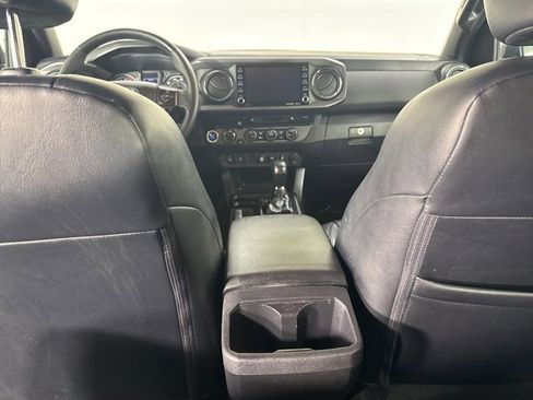 Used 2020 Toyota Tacoma w/ TRD Off-Road Package image 23