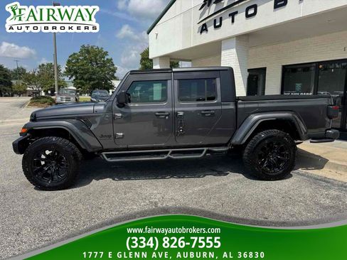 Used 2024 Jeep Gladiator Sport AWD/4WD image 9
