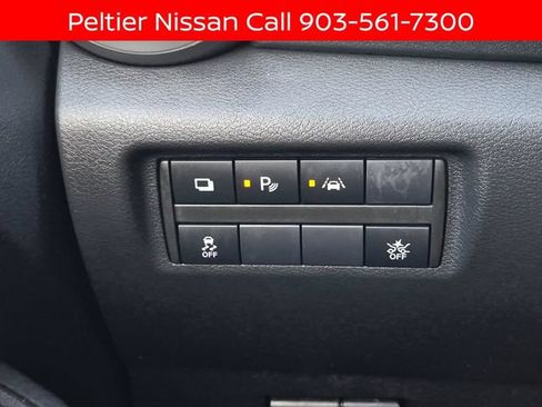 Used 2021 Nissan Versa S FWD image 22