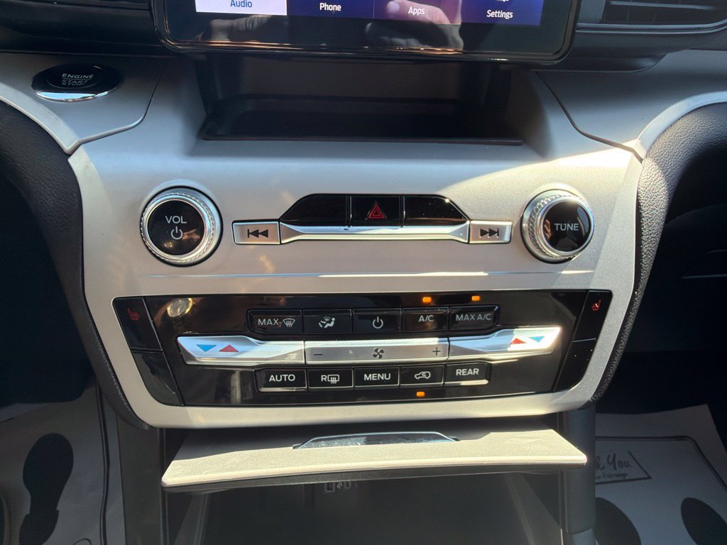 Used 2024 Ford Explorer XLT RWD image 22