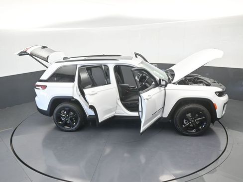 New 2026 Jeep Grand Cherokee Limited w/ Limited Altitude Package RWD image 64