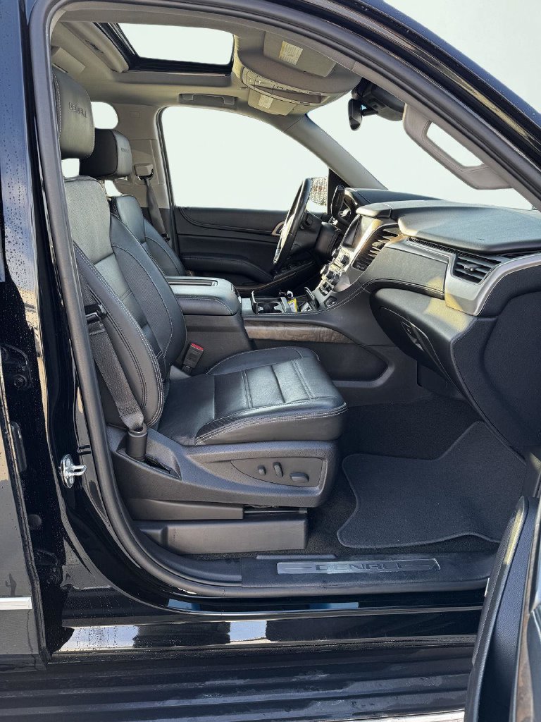 Used 2018 GMC Yukon Denali w/ Open Road Package AWD/4WD image 32