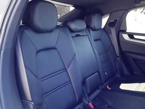 Certified 2024 Porsche Cayenne Coupe AWD/4WD image 23