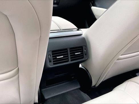 Used 2023 Land Rover Range Rover Velar R-Dynamic S image 35