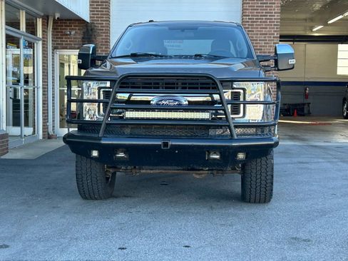 Used 2019 Ford F250 XLT w/ XLT Premium Package image 3