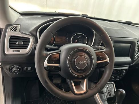 Used 2021 Jeep Compass Latitude image 7